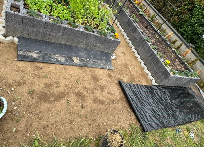 The 3 Best Landscape Fabric for River Rock